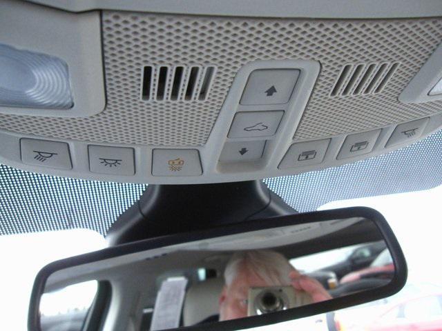 Photo of 2024 Green Metallic Ford Edge