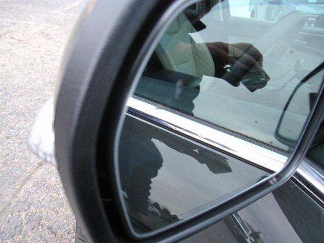 Photo of 2024 Green Metallic Ford Edge