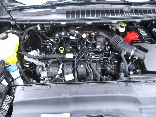 Photo of 2024 Green Metallic Ford Edge