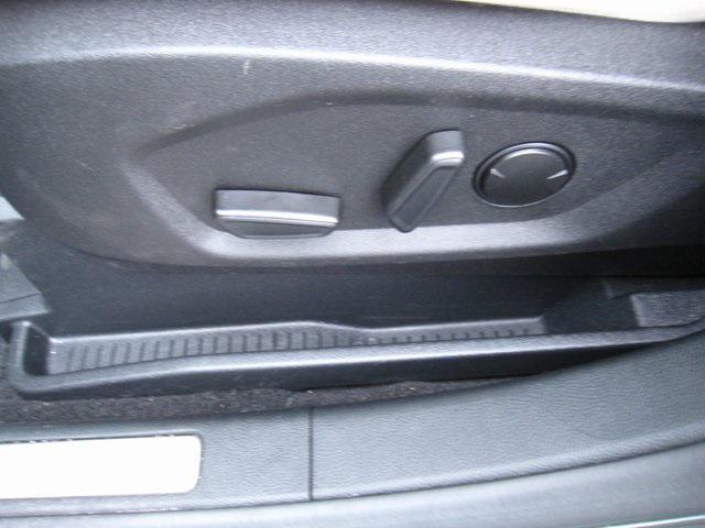 Photo of 2024 Green Metallic Ford Edge