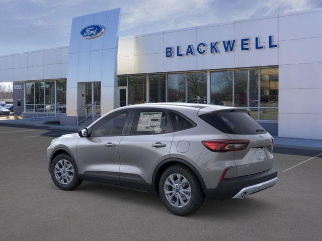 Photo of 2025 Carbonized Gray Metallic Ford Escape