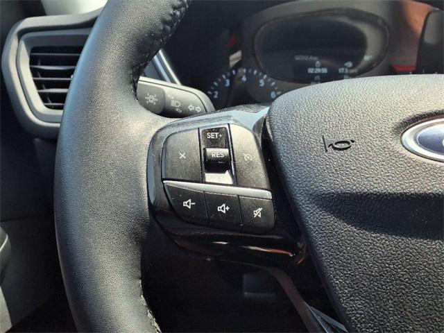 Photo of 2022 Oxford White Ford Escape
