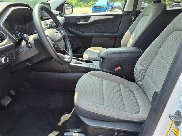 Photo of 2022 Oxford White Ford Escape