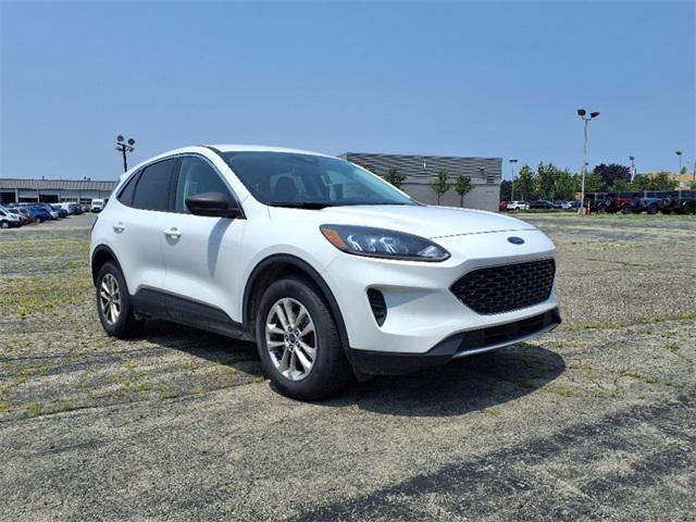 Photo of 2022 Oxford White Ford Escape