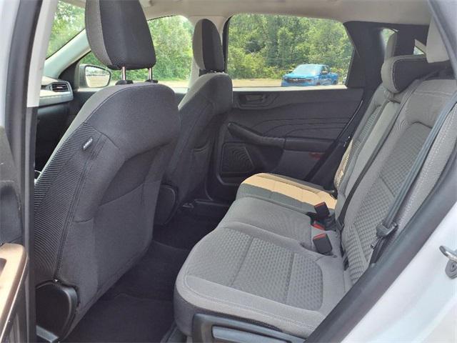 Photo of 2022 Oxford White Ford Escape