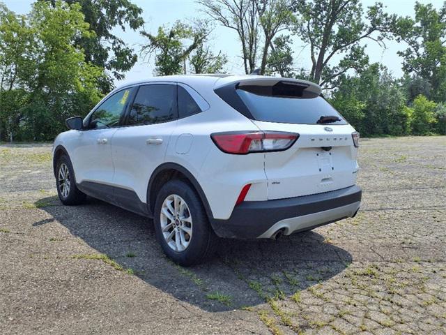Photo of 2022 Oxford White Ford Escape