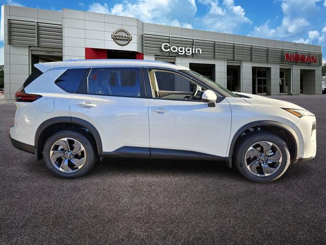 Photo of 2025 Everest White P Nissan Rogue
