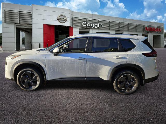 Photo of 2025 Everest White P Nissan Rogue