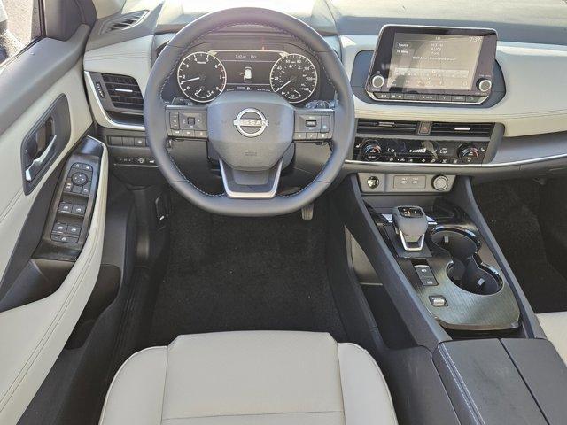 Photo of 2025 Everest White P Nissan Rogue