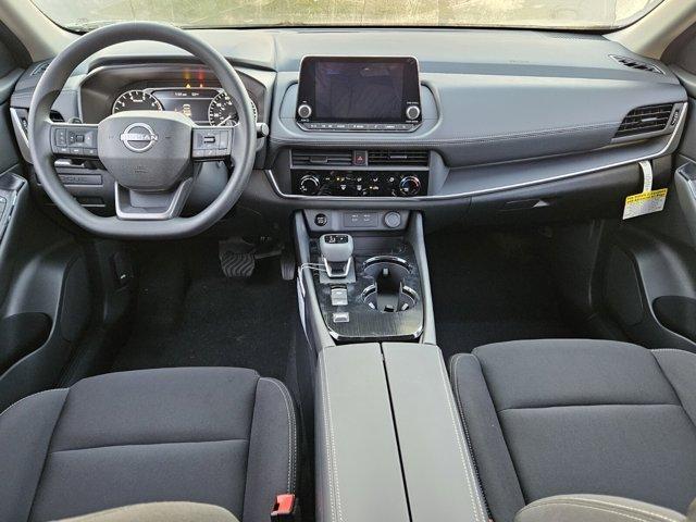 Photo of 2025 Gun Metallic Nissan Rogue