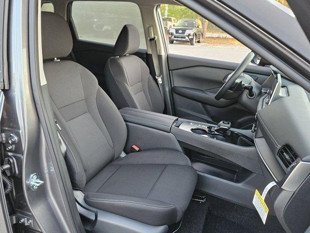 Photo of 2025 Gun Metallic Nissan Rogue