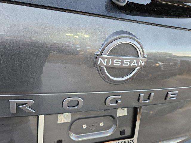 Photo of 2025 Gun Metallic Nissan Rogue