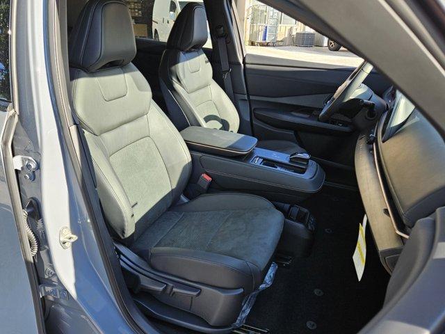 Photo of 2025 2t Gry Blk Roof Nissan ARIYA