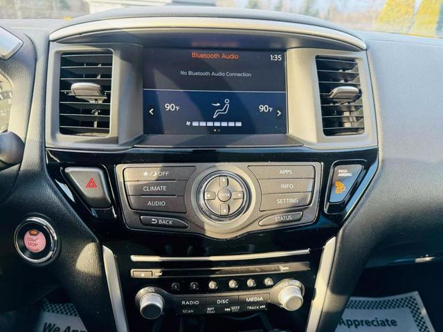 Photo of 2019 Glacier White Nissan Pathfinder