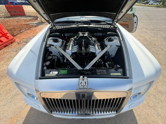 Photo of 2010 White / Silver Rolls-Royce Phantom Drophead Coupe