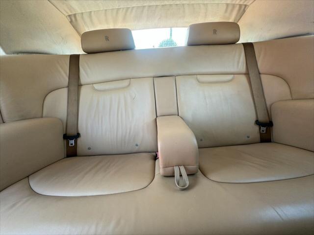 Photo of 2010 White / Silver Rolls-Royce Phantom Drophead Coupe