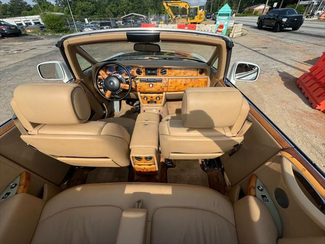 Photo of 2010 White / Silver Rolls-Royce Phantom Drophead Coupe