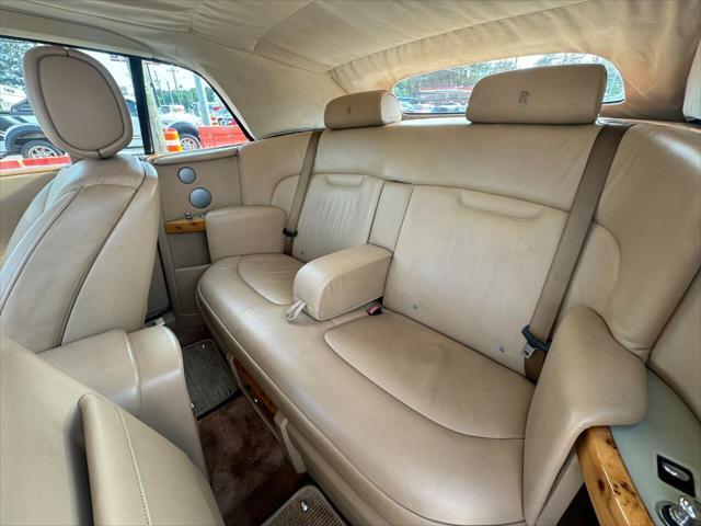 Photo of 2010 White / Silver Rolls-Royce Phantom Drophead Coupe