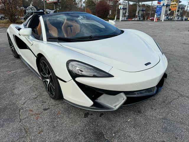 Photo of 2019 Off White / Black McLaren 570S