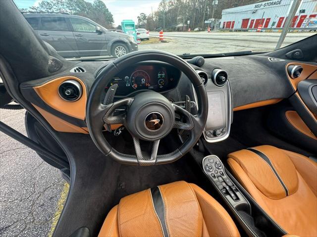 Photo of 2019 Off White / Black McLaren 570S