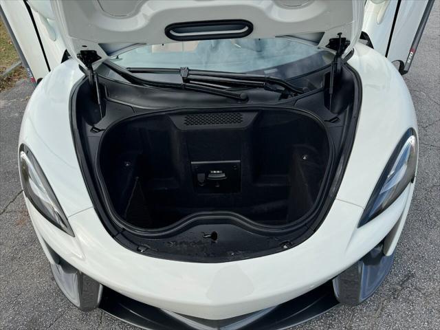 Photo of 2019 Off White / Black McLaren 570S