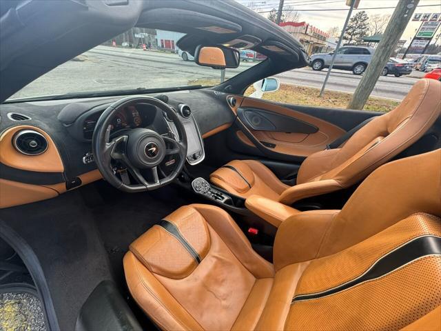 Photo of 2019 Off White / Black McLaren 570S