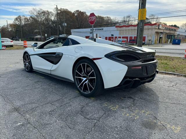 Photo of 2019 Off White / Black McLaren 570S
