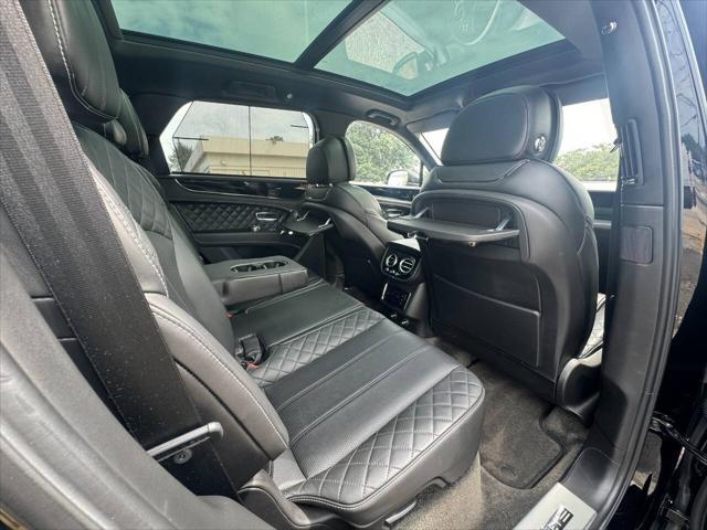 Photo of 2017 Black Bentley Bentayga
