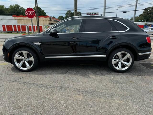 Photo of 2017 Black Bentley Bentayga