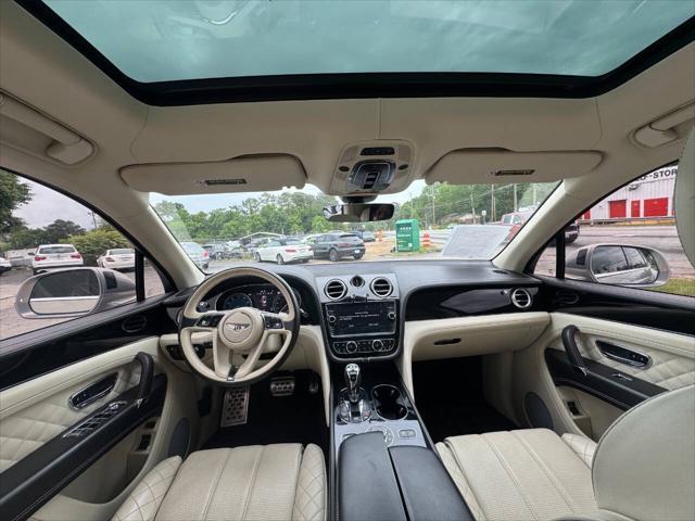 Photo of 2018 Silver Bentley Bentayga