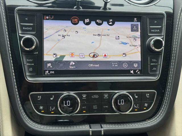 Photo of 2018 Silver Bentley Bentayga