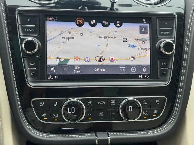 Photo of 2018 Silver Bentley Bentayga