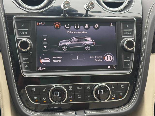 Photo of 2018 Silver Bentley Bentayga