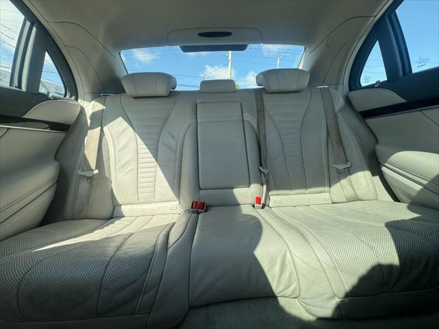 Photo of 2014 Gray Mercedes-Benz S-Class