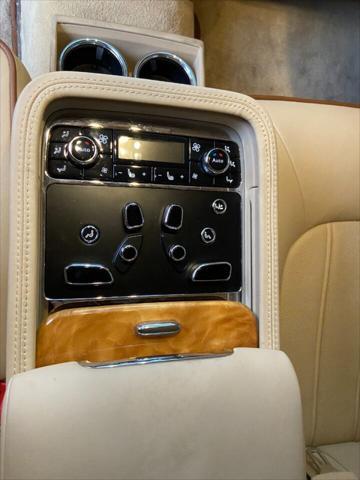 Photo of 2013 Champagne Bentley Mulsanne