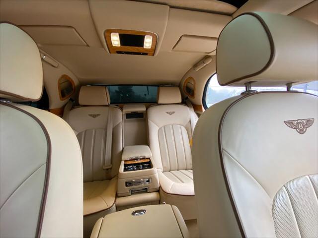 Photo of 2013 Champagne Bentley Mulsanne