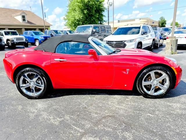 Photo of 2009 Red Pontiac Solstice