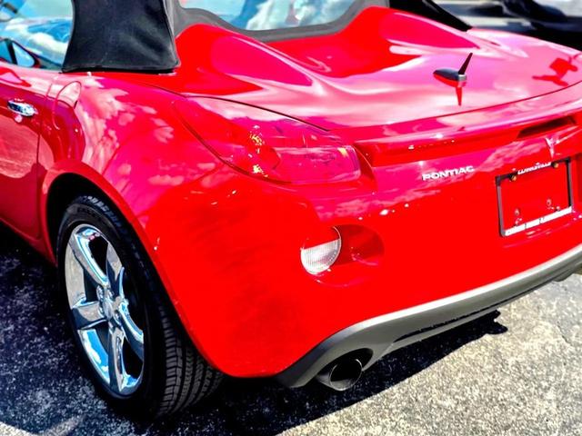 Photo of 2009 Red Pontiac Solstice