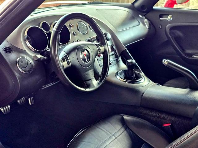 Photo of 2009 Red Pontiac Solstice