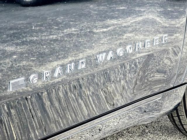 Photo of 2024 Diamond Black Crystal Pearlcoat Jeep Grand Wagoneer