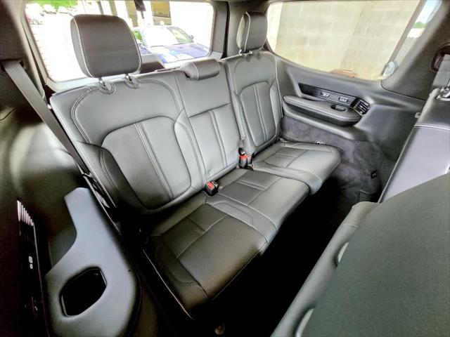 Photo of 2024 Diamond Black Crystal Pearlcoat Jeep Grand Wagoneer