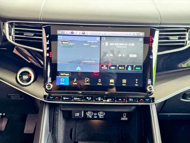 Photo of 2024 Diamond Black Crystal Pearlcoat Jeep Grand Wagoneer
