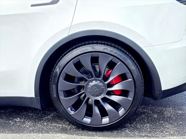 Photo of 2022 Pearl White Multi-Coat Tesla Model Y