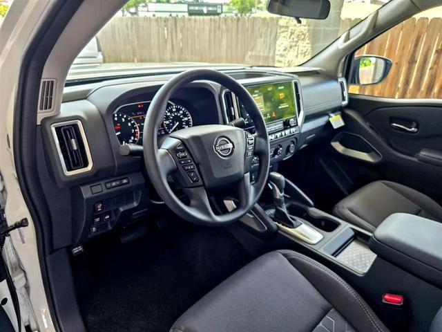 Photo of 2025 Glacier White Nissan Frontier