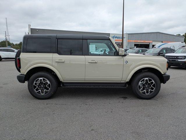 Photo of 2025 Desert Sand Ford Bronco