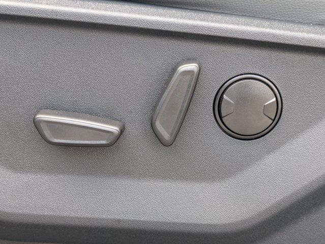 Photo of 2025 Oxford White Ford F-150 Lightning