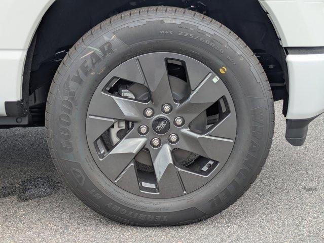 Photo of 2025 Oxford White Ford F-150 Lightning