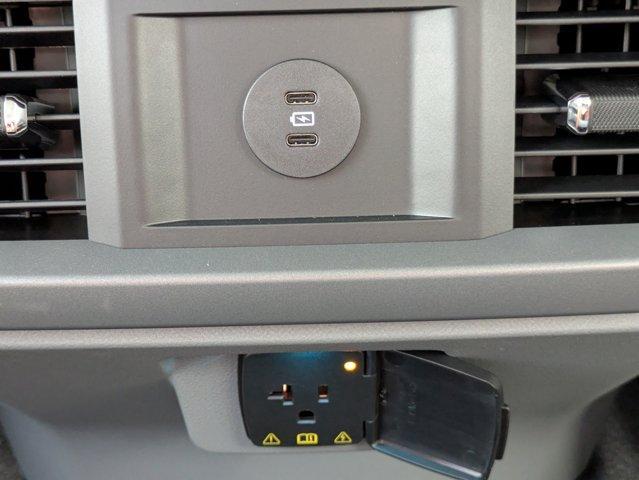 Photo of 2025 Oxford White Ford F-150 Lightning