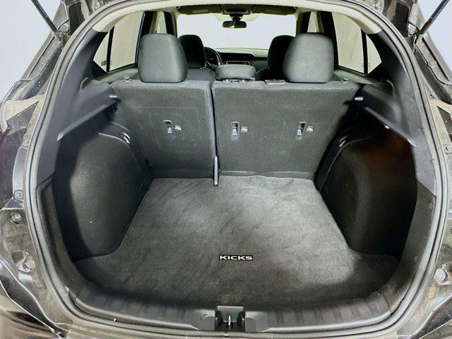 Photo of 2023 Super Black Nissan Kicks