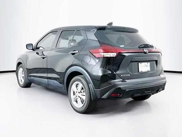 Photo of 2023 Super Black Nissan Kicks